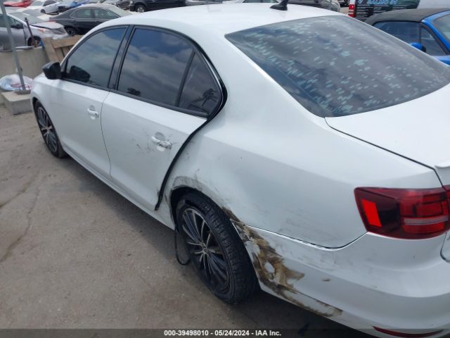 3VWD17AJ5GM229132 Volkswagen Jetta 1.8t Sport
