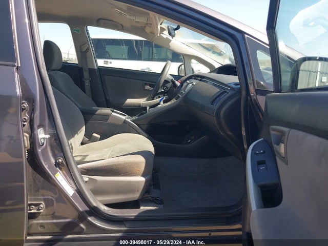 Toyota Prius Three 2015 JTDKN3DU0F1894075 Image 5