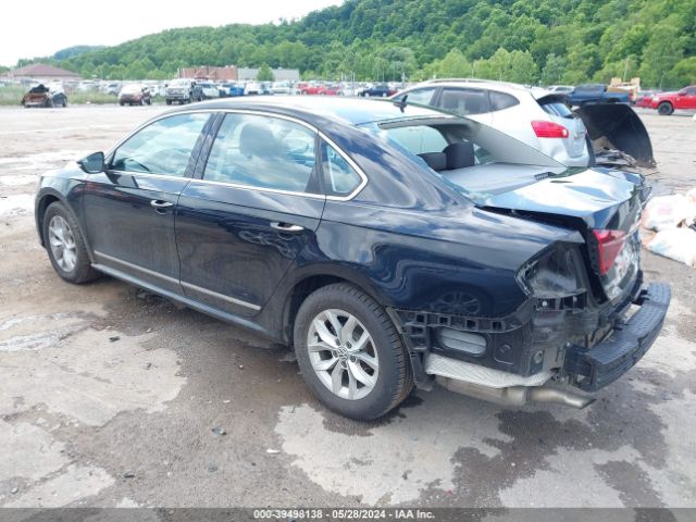 1VWAT7A39HC068494 Volkswagen Passat 1.8t S