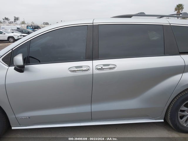 Toyota SIENNA XLE 2021 5TDYRKEC4MS065153 Image 15