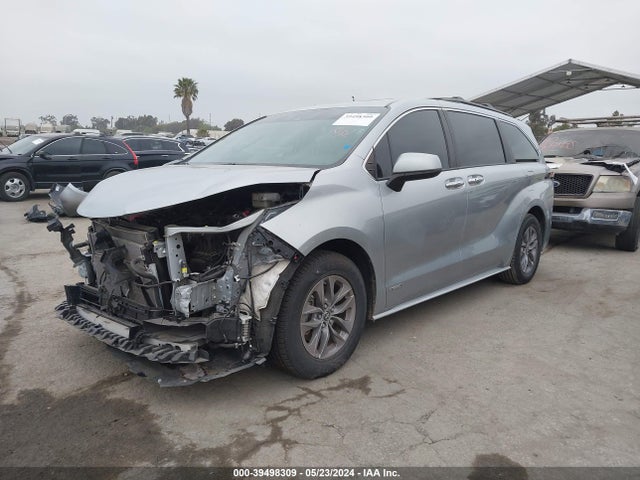 Toyota SIENNA XLE 2021 5TDYRKEC4MS065153 Image 2