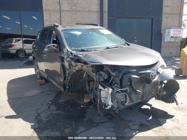 2018 2T3RFREV2JW807762 main image