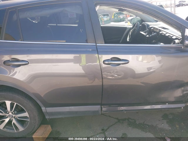 Toyota Rav4 Xle 2018 2T3RFREV2JW807762 Image 14