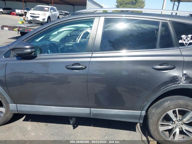 Toyota Rav4 Xle 2018 2T3RFREV2JW807762 Image 15