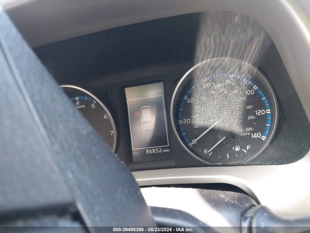 Toyota Rav4 Xle 2018 2T3RFREV2JW807762 Image 16