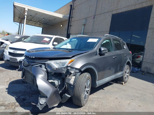 Toyota Rav4 Xle 2018 2T3RFREV2JW807762 Image 2