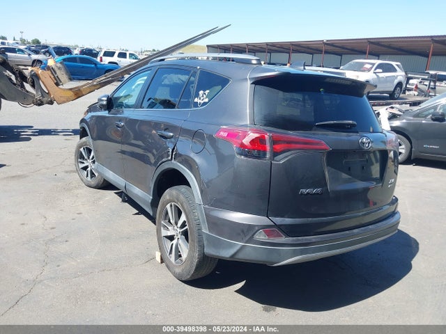 Toyota Rav4 Xle 2018 2T3RFREV2JW807762 Image 3