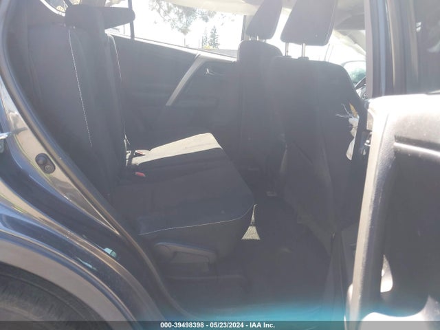 Toyota Rav4 Xle 2018 2T3RFREV2JW807762 Image 8