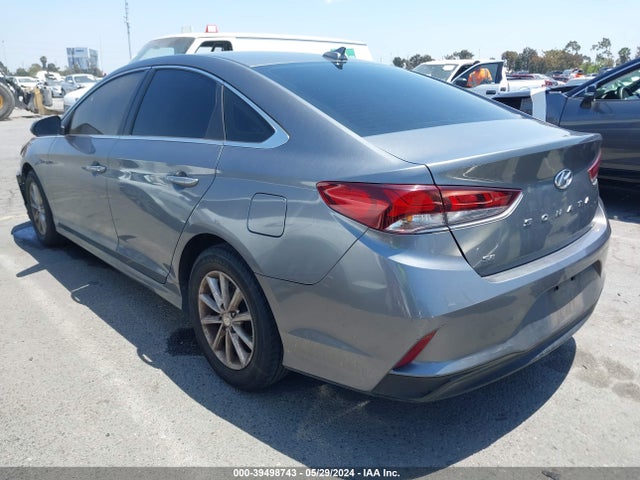 Hyundai SONATA SE 2018 5NPE24AF9JH726387 Image 3