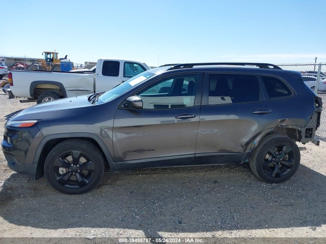 1C4PJLCS6FW723318 Jeep Cherokee Latitude Altitude