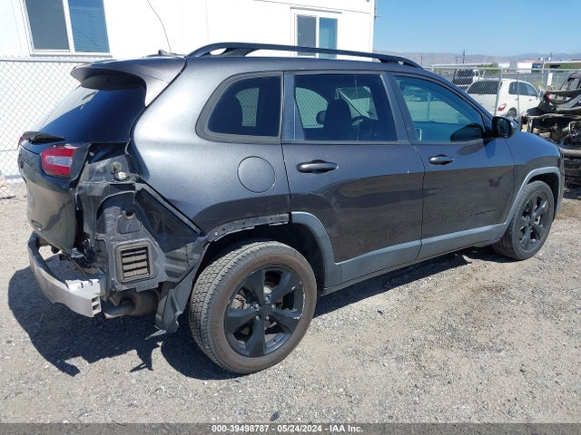 1C4PJLCS6FW723318 Jeep Cherokee Latitude Altitude