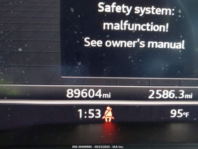 WAUBNCF5XJA004158 Audi A5 2.0t Premium