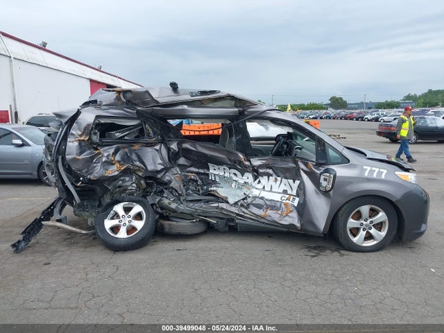Toyota Sienna Le 8 Passenger 2016 5TDKK3DC2GS746076 Image 13