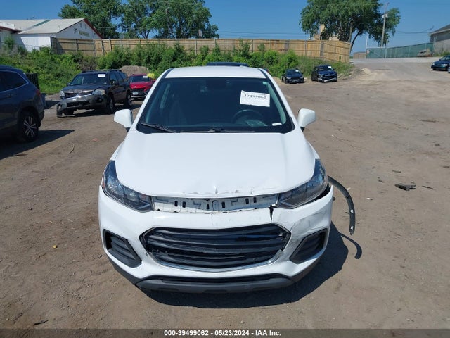 Chevrolet TRAX LS 2018 3GNCJKSB8JL359774 Image 12