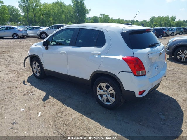Chevrolet TRAX LS 2018 3GNCJKSB8JL359774 Image 3
