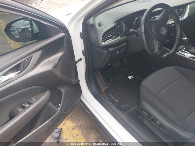 W04GU8SX3J1174355 Buick Regal Tourx Preferred