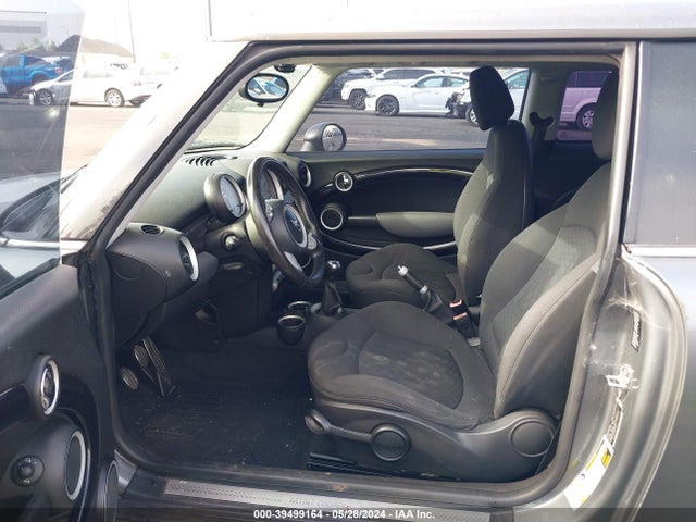 2009 MINI COOPER S WMWMF73589TT96364 Photo 4