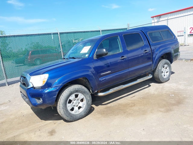 Toyota Tacoma Base V6 2015 3TMLU4EN1FM176395 Image 2