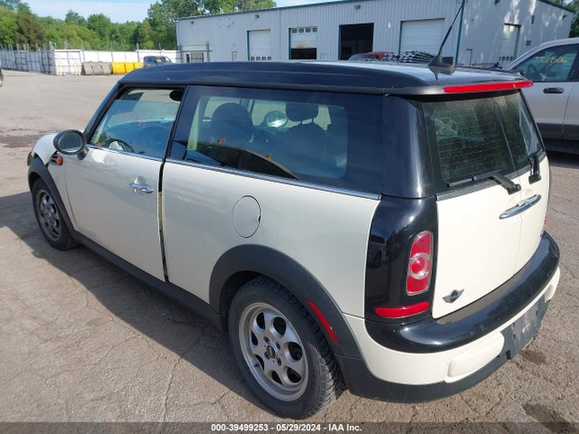 2013 MINI CLUBMAN WMWZF3C50DT490004 Photo 2
