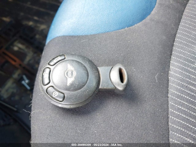 2008 MINI COOPER WMWMF33588TT65445 Photo 10
