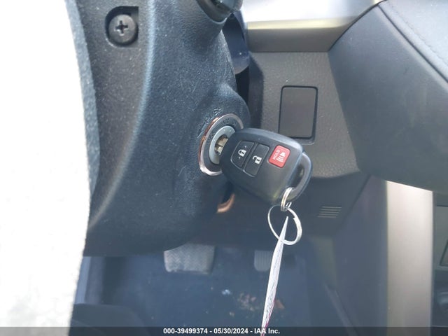 Toyota RAV4 LE 2018 JTMZFREV1JJ206129 Image 11