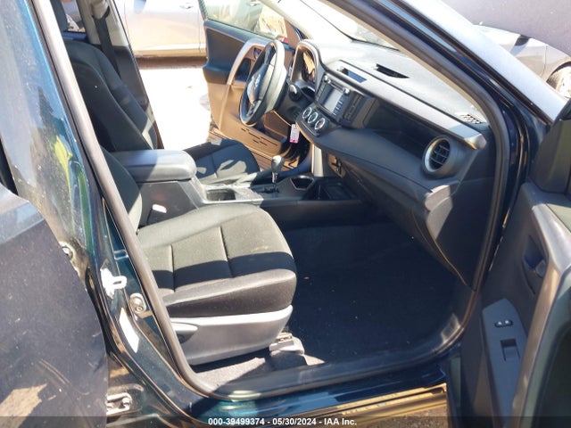 Toyota RAV4 LE 2018 JTMZFREV1JJ206129 Image 5