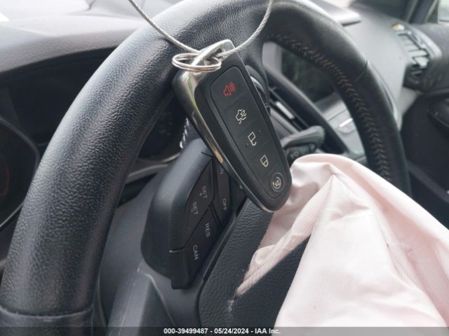 1FMCU9GDXKUA33268 Ford ESCAPE SE