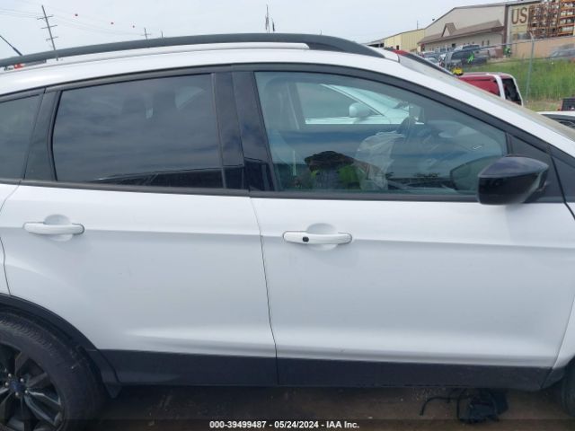 1FMCU9GDXKUA33268 Ford ESCAPE SE