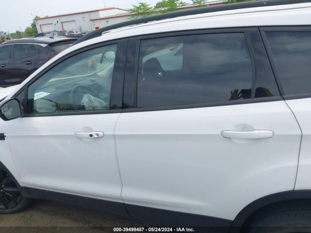 1FMCU9GDXKUA33268 Ford ESCAPE SE