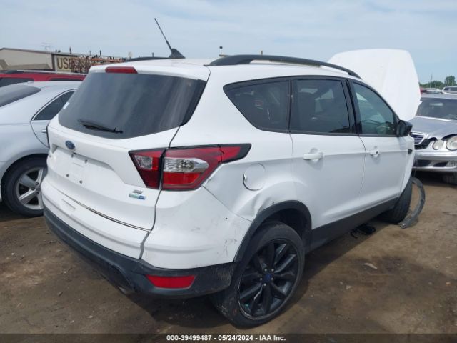 1FMCU9GDXKUA33268 Ford ESCAPE SE