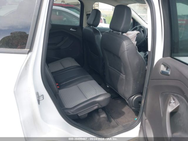 1FMCU9GDXKUA33268 Ford ESCAPE SE