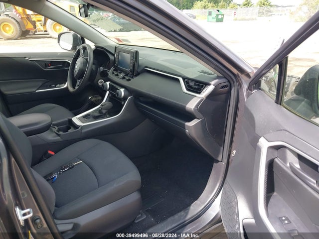 Toyota RAV4 LE 2019 JTMG1RFV8KJ002885 Image 5