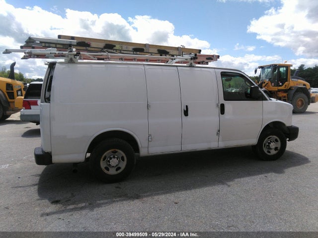 Chevrolet Express 2500 Work Van 2015 1GCWGFCF4F1169272 Image 14