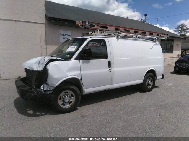 Chevrolet Express 2500 Work Van 2015 1GCWGFCF4F1169272 Image 2