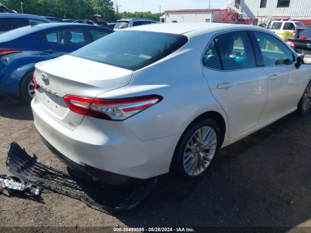 4T1B11HK5JU085666 Toyota CAMRY XLE