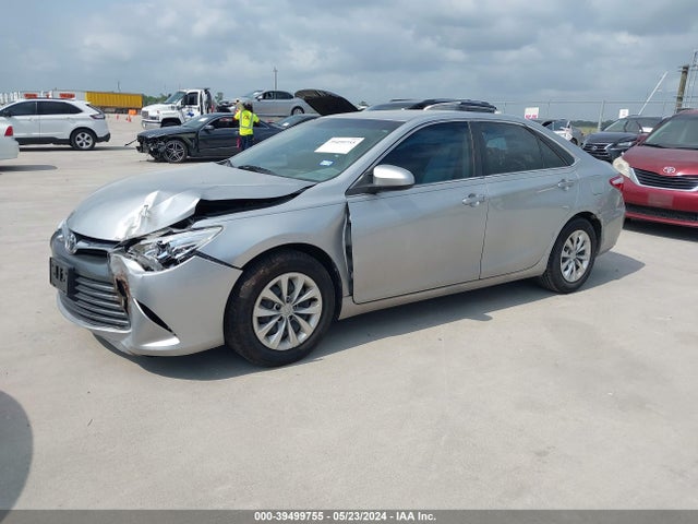 Toyota CAMRY LE 2015 4T4BF1FK5FR507856 Image 2