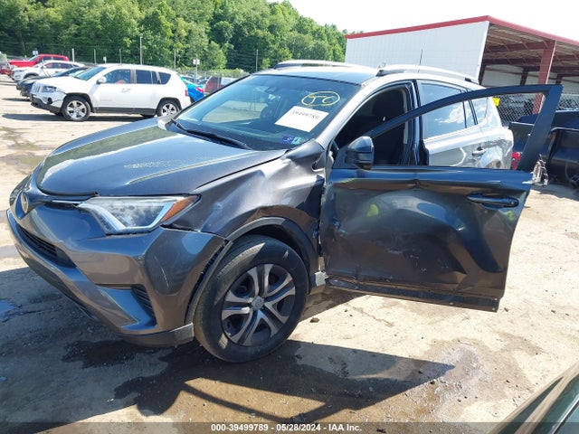 Toyota RAV4 LE 2017 JTMBFREV1HJ132058 Image 2