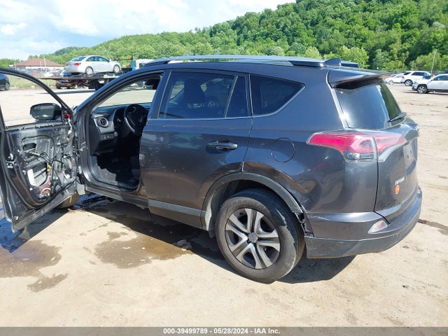 Toyota RAV4 LE 2017 JTMBFREV1HJ132058 Image 3