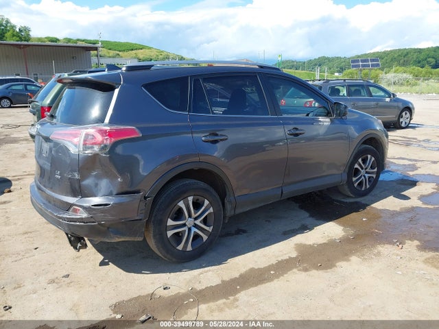 Toyota RAV4 LE 2017 JTMBFREV1HJ132058 Image 4