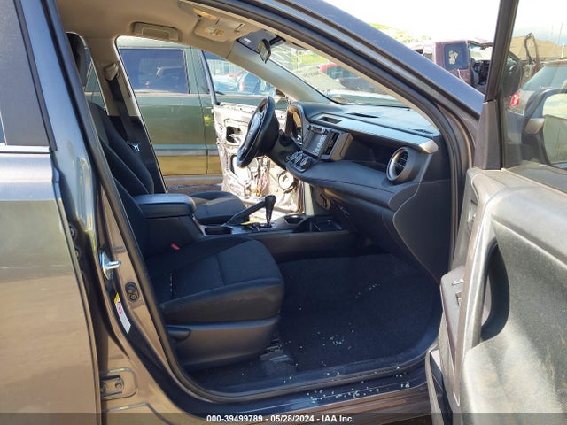 Toyota RAV4 LE 2017 JTMBFREV1HJ132058 Image 5