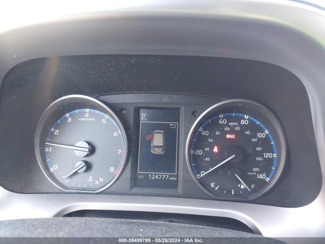 Toyota RAV4 LE 2017 JTMBFREV1HJ132058 Image 7