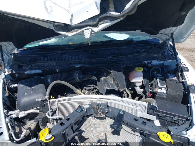 3C6RR7KG9NG332142 RAM 1500 Classic Tradesman  4x4 5'7 Box