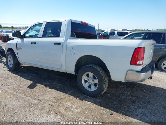 3C6RR7KG9NG332142 RAM 1500 Classic Tradesman  4x4 5'7 Box