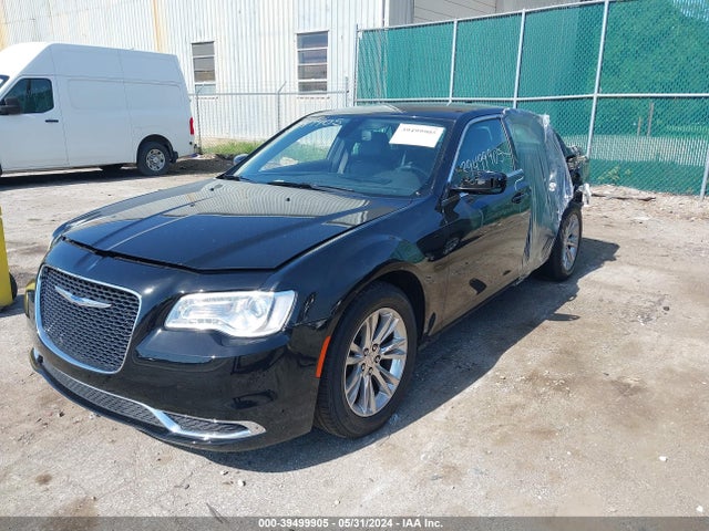 Chrysler 300 Limited 2017 2C3CCAAG6HH663879 Image 2