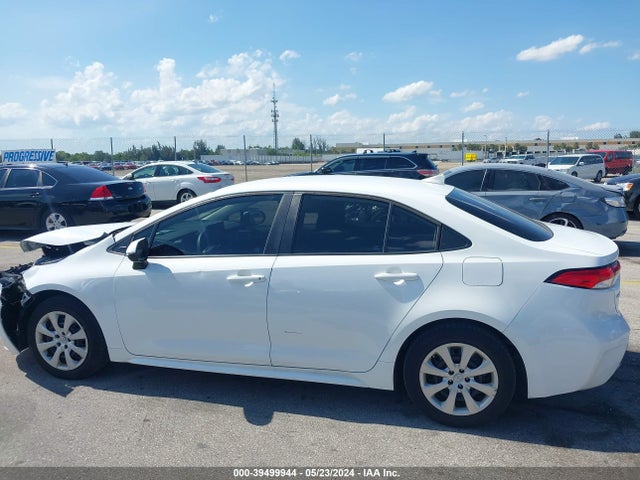 Toyota COROLLA LE 2022 5YFEPMAE9NP301415 Image 14