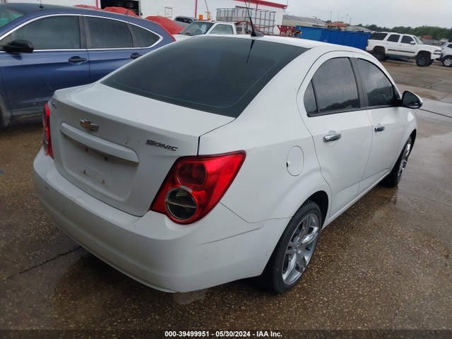 Chevrolet Sonic Ls Auto 2014 1G1JA5SHXE4226380 Image 4