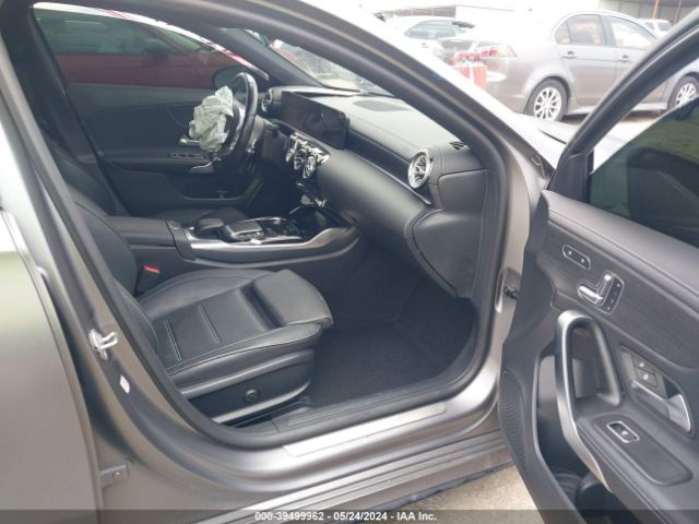 2021 MERCEDES-BENZ AMG A 35 W1K3G5BB5MJ278886 Photo 4