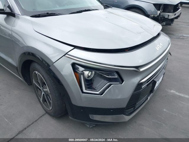 KNDCT3LE9R5131943 KIA NIRO SX