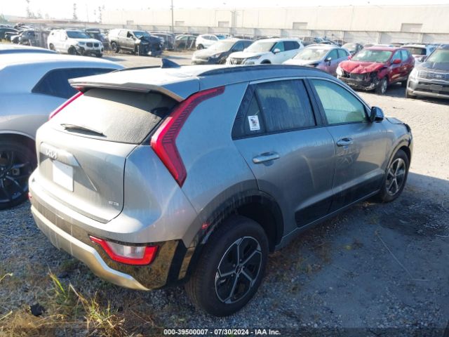 KNDCT3LE9R5131943 KIA NIRO SX