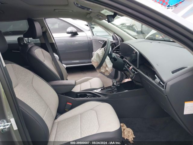 KNDCT3LE9R5131943 KIA NIRO SX